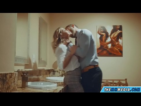 ❤️ Nigbati bilondi ti oyan ba tan ọ ni yara isinmi ti gbogbo eniyan ️ ni onihoho% yo.passiveincome1.ru% ﹏